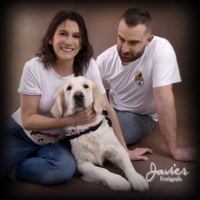 foto de pareja con su mascota